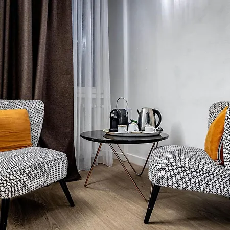 레지덴자 데포카 알 누메로 8 4*