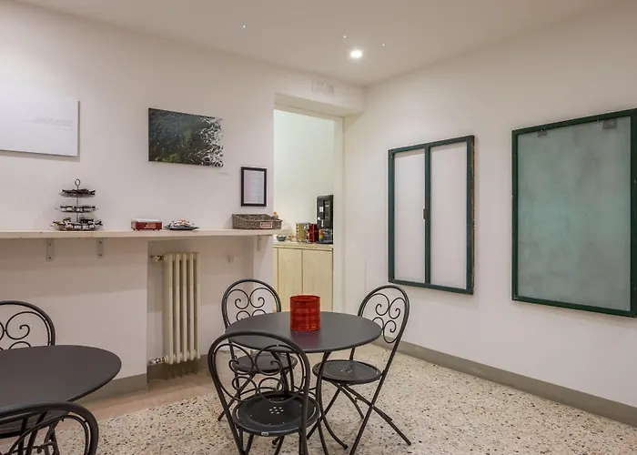 Residenza D'epoca Al Numero 8 Bed & Breakfast 4*