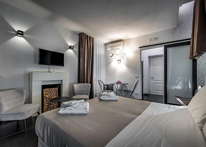 Bed & Breakfast Residenza D'epoca Al Numero 8 Florens