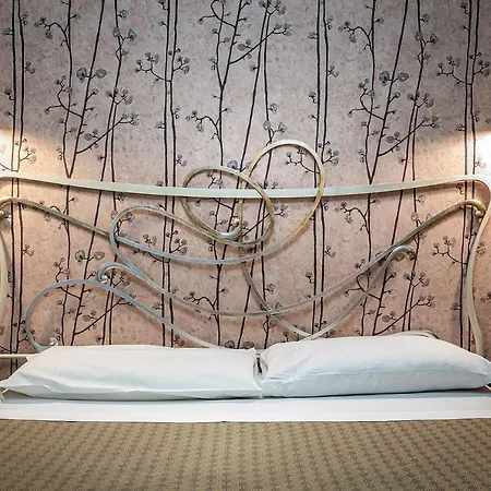 Bed & Breakfast Residenza D'epoca Al Numero 8 Florence