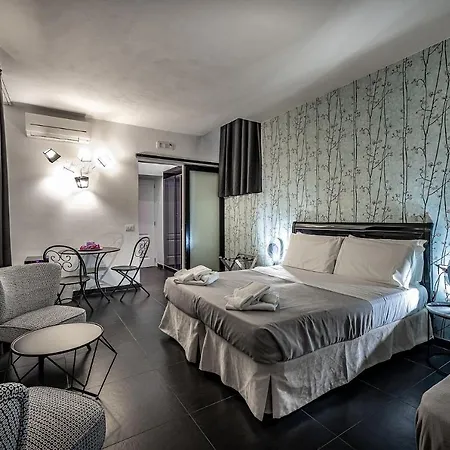 Bed & Breakfast Residenza D'epoca Al Numero 8 3*