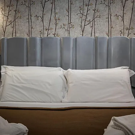 Residenza D'epoca Al Numero 8 Bed & Breakfast 3*