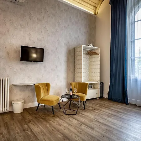 Residenza D'epoca Al Numero 8 Bed & Breakfast 3*