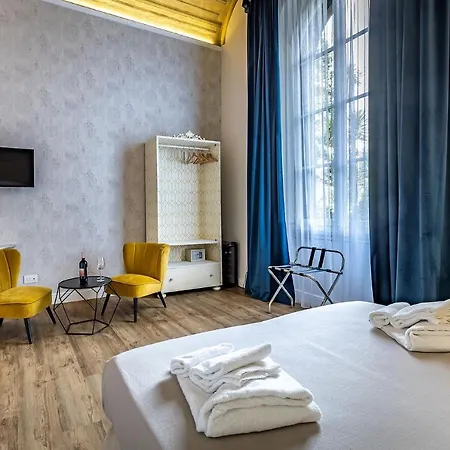 Bed & Breakfast Residenza D'epoca Al Numero 8 Florence