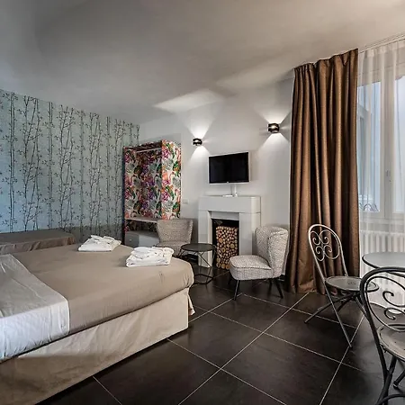 Residenza D'epoca Al Numero 8 Bed & Breakfast 3*