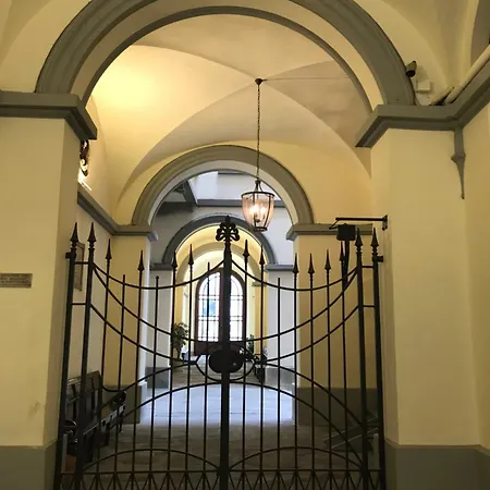 Bed & Breakfast Residenza D'epoca Al Numero 8 3*