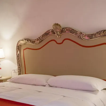 Residenza D'epoca Al Numero 8 Bed & Breakfast Florence