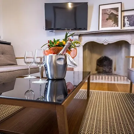 Bed & Breakfast Residenza D'epoca Al Numero 8 3*