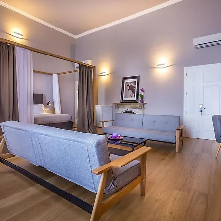Residenza D'epoca Al Numero 8 Bed & Breakfast 3*