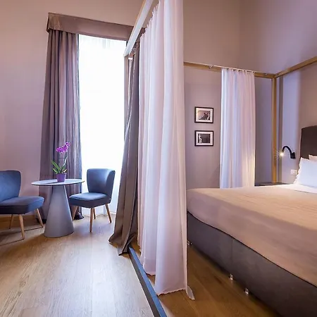 Bed & Breakfast Residenza D'epoca Al Numero 8 3*