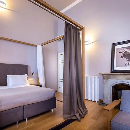 Bed & Breakfast Residenza D'epoca Al Numero 8 3*