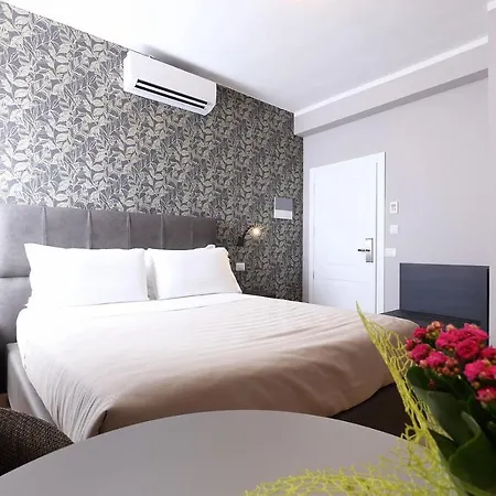 Bed & Breakfast Residenza D'epoca Al Numero 8 Florence